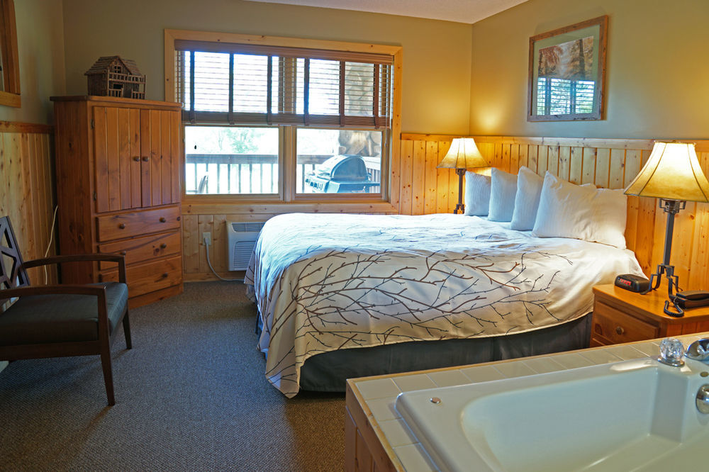 Sugar Lake Lodge Grand Rapids Ngoại thất bức ảnh
